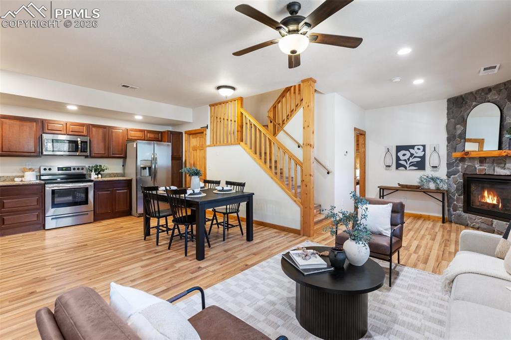 Image 13 of 50: Living Room