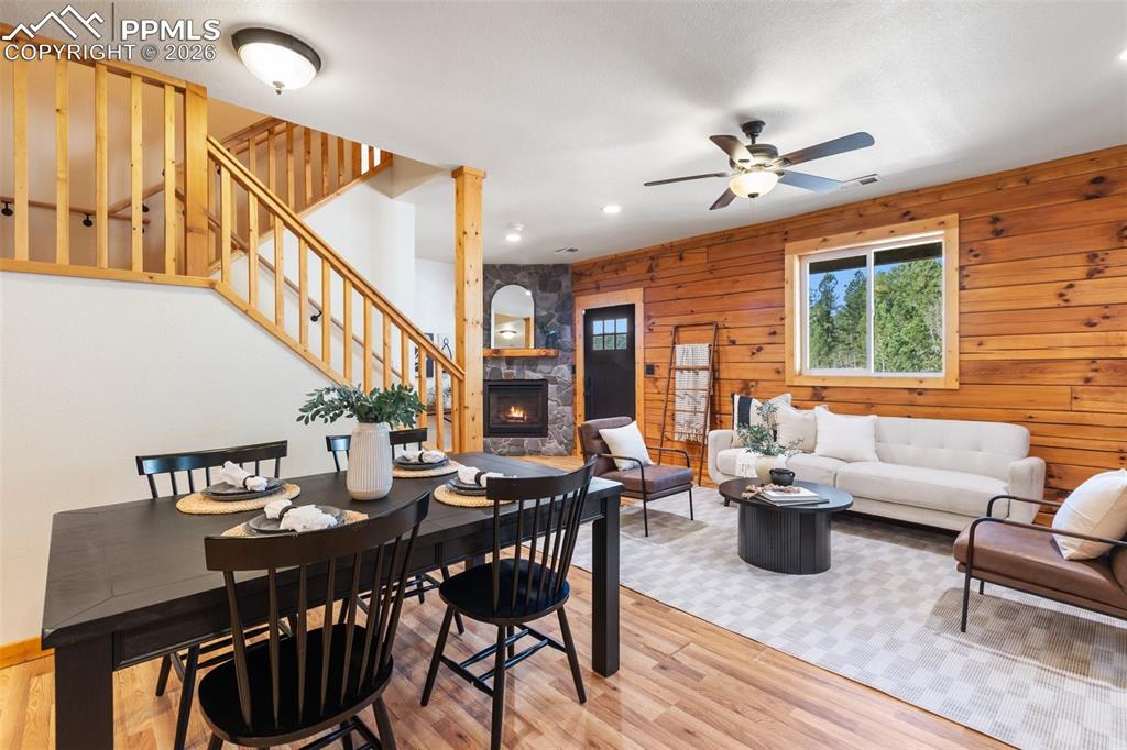 Image 15 of 50: Dining Area