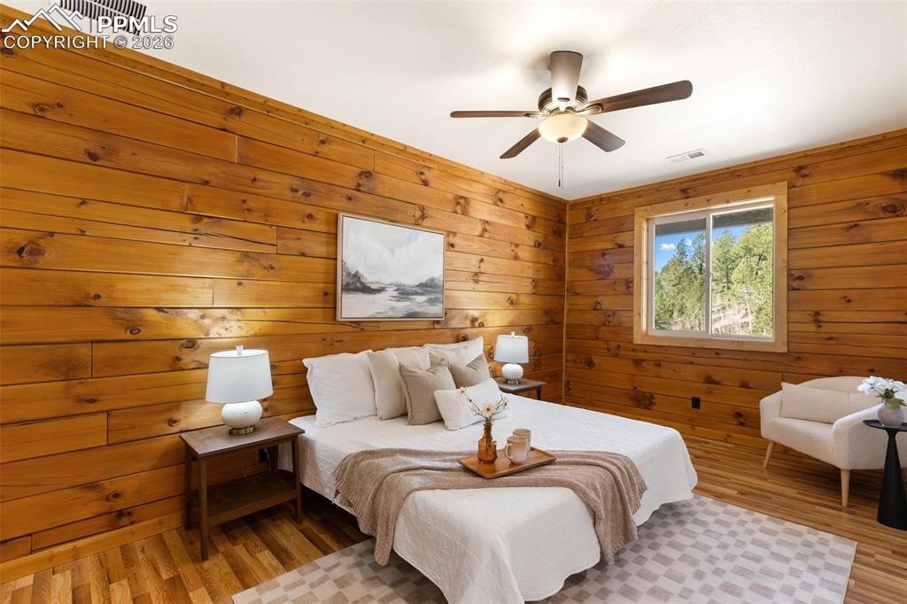 Image 31 of 50: Master