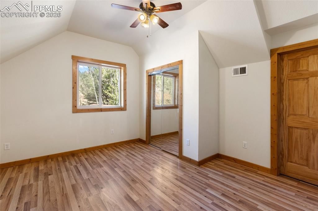 Image 46 of 50: Bedroom