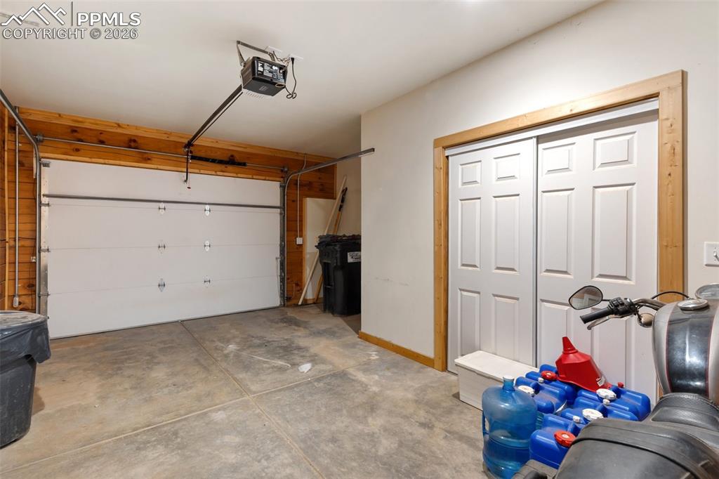 Image 50 of 50: Garage