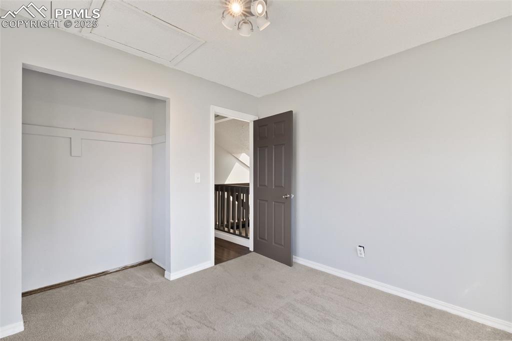 Image 16 of 25: Bedroom
