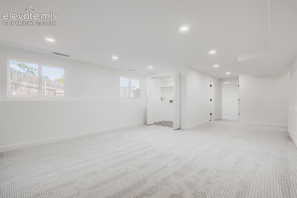Image 17 of 23: Family Room