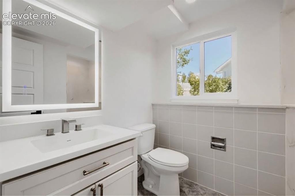 Image 19 of 23: Bathroom