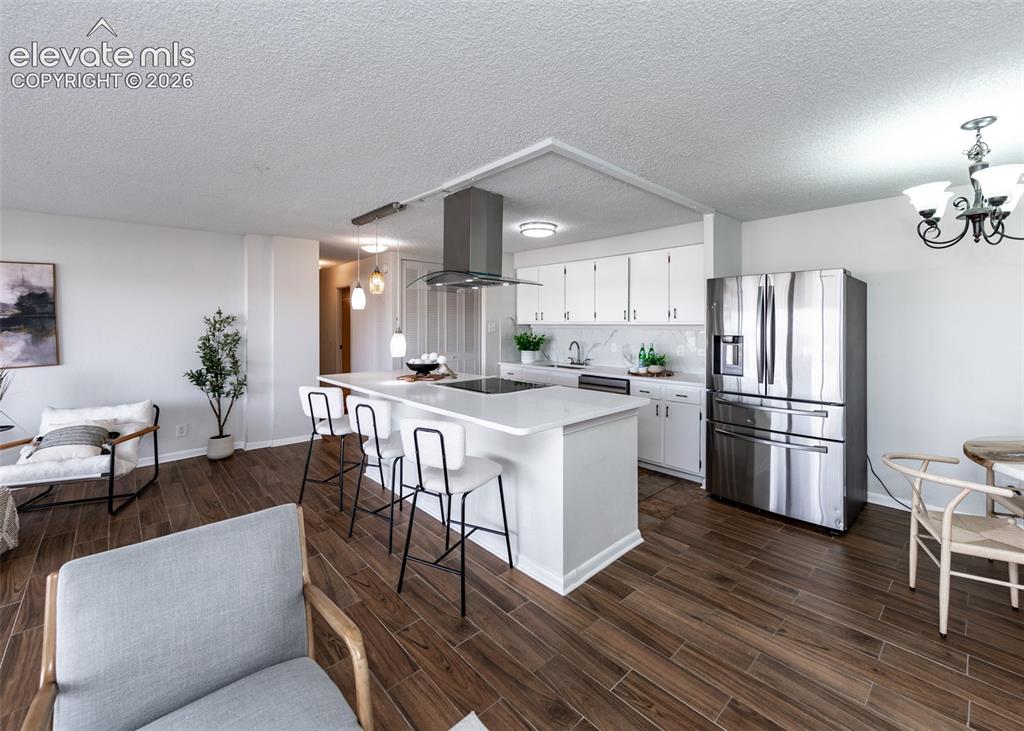 Image 11 of 47: Kitchen