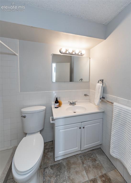 Image 41 of 47: Bathroom