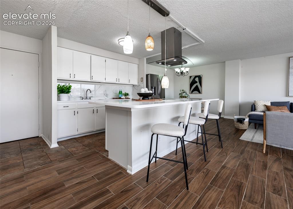 Image 8 of 47: Kitchen