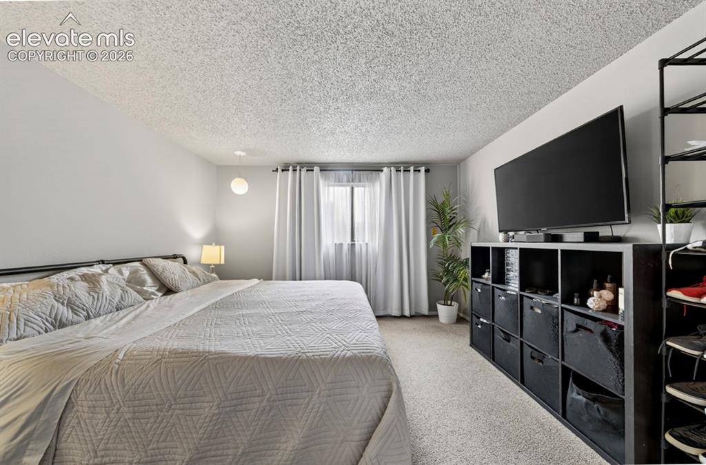 Image 10 of 23: Bedroom