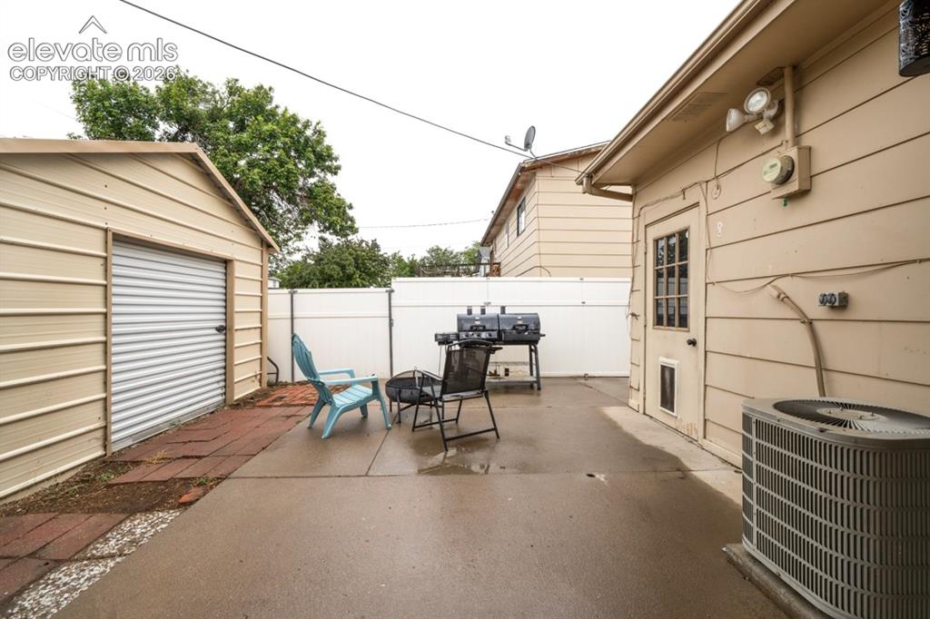 Image 18 of 23: Patio