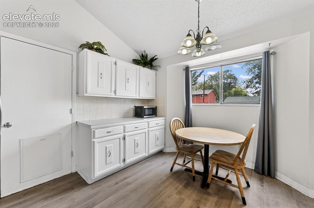 Image 8 of 23: Dining Area