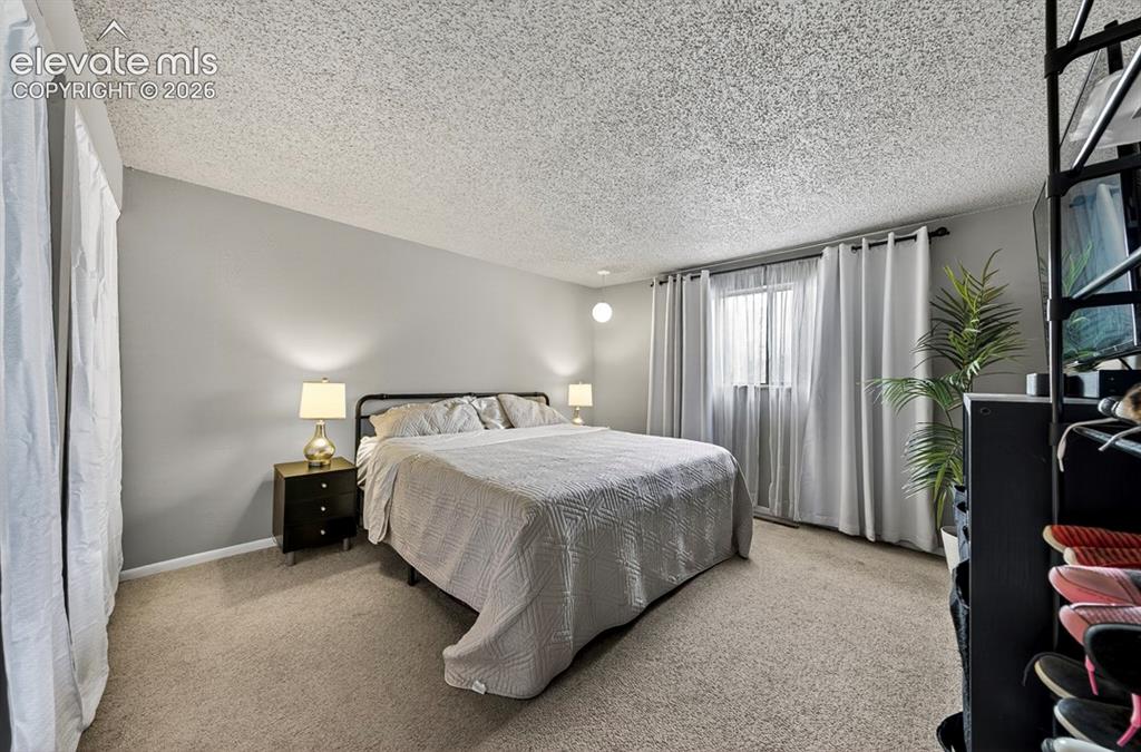 Image 9 of 23: Bedroom