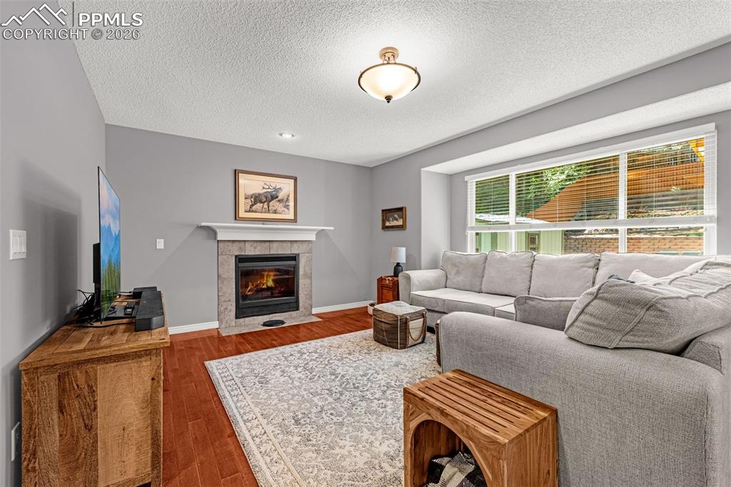Image 11 of 46: Living Room
