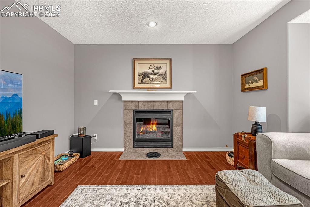 Image 12 of 46: Living Room