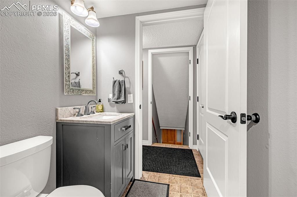 Image 17 of 46: Bathroom