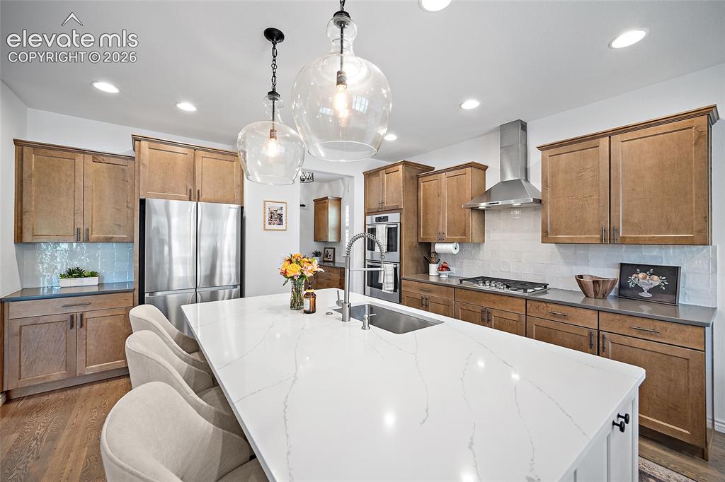 Image 12 of 50: Kitchen