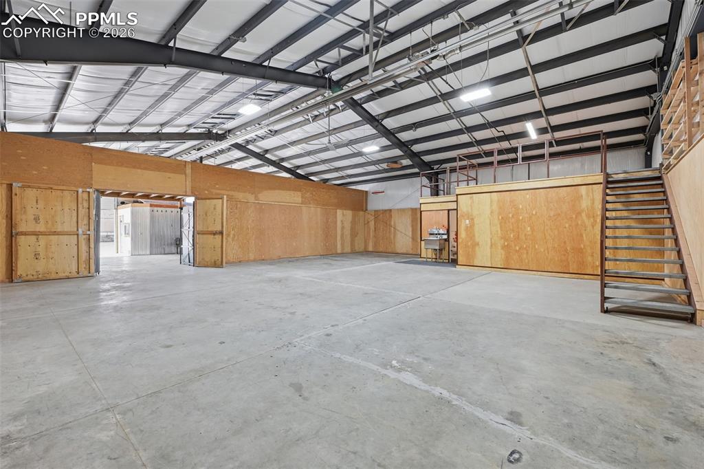 Image 7 of 34: Front 1/2