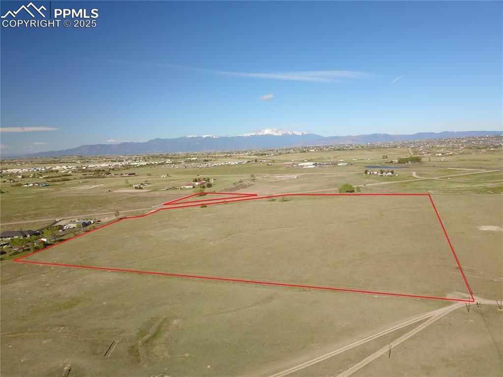 Image 2 of 9: Property lines are approximate and not a survey