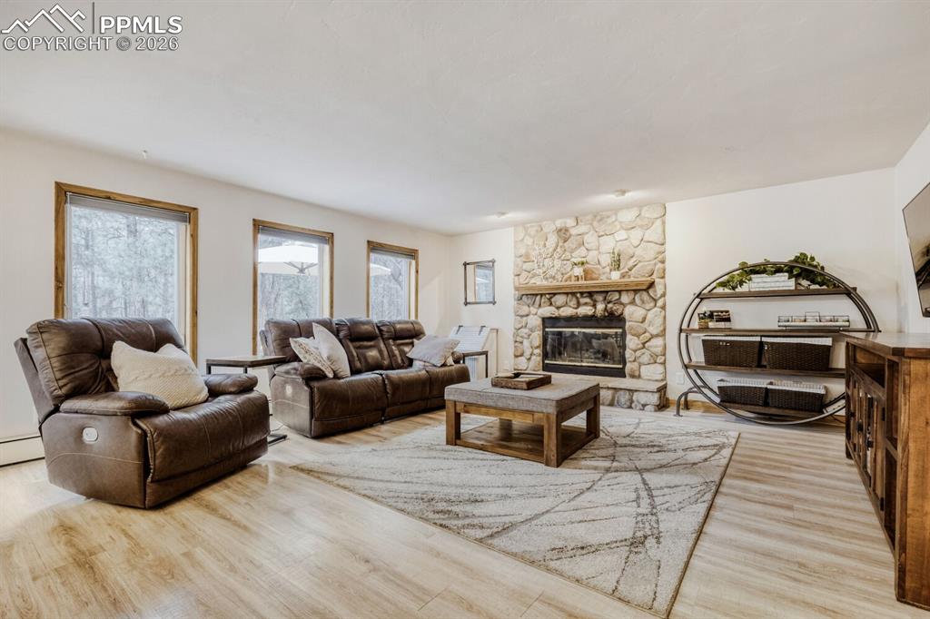 Image 11 of 32: Living Room