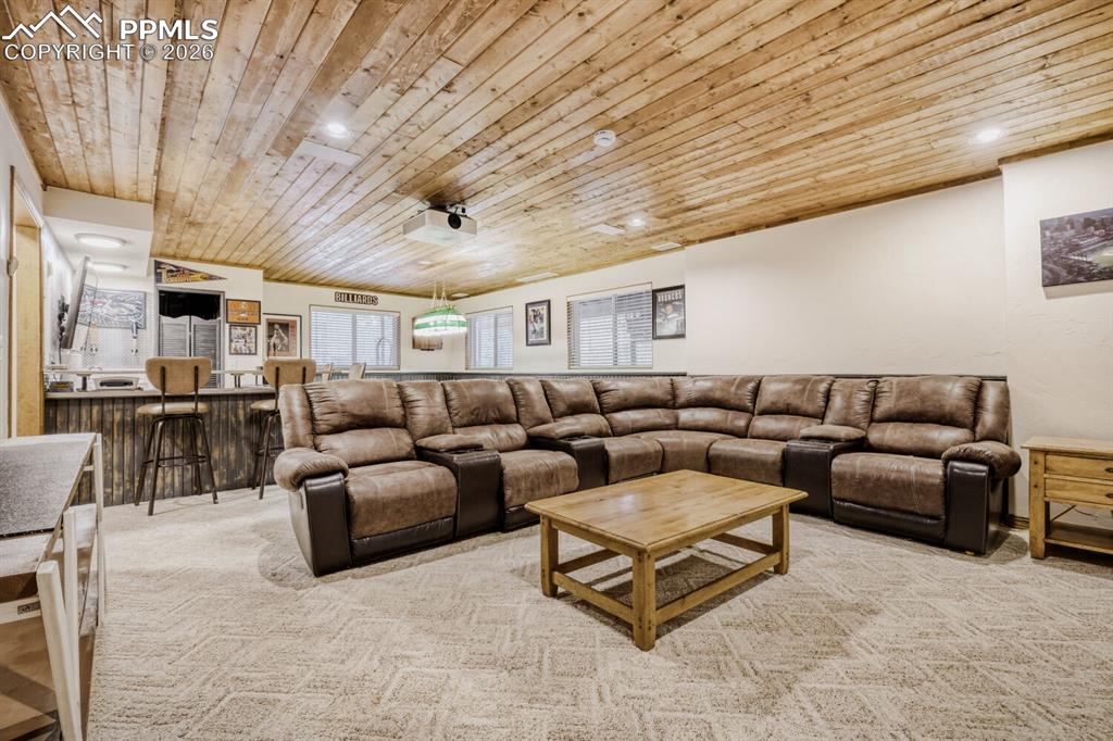 Image 14 of 32: Living Room