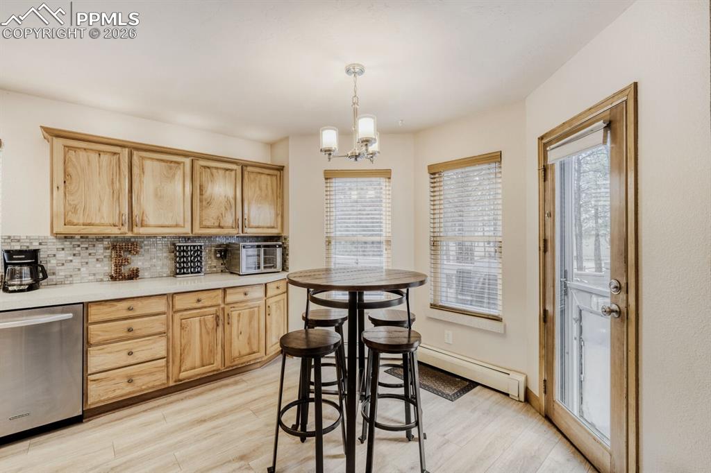 Image 8 of 32: Kitchen