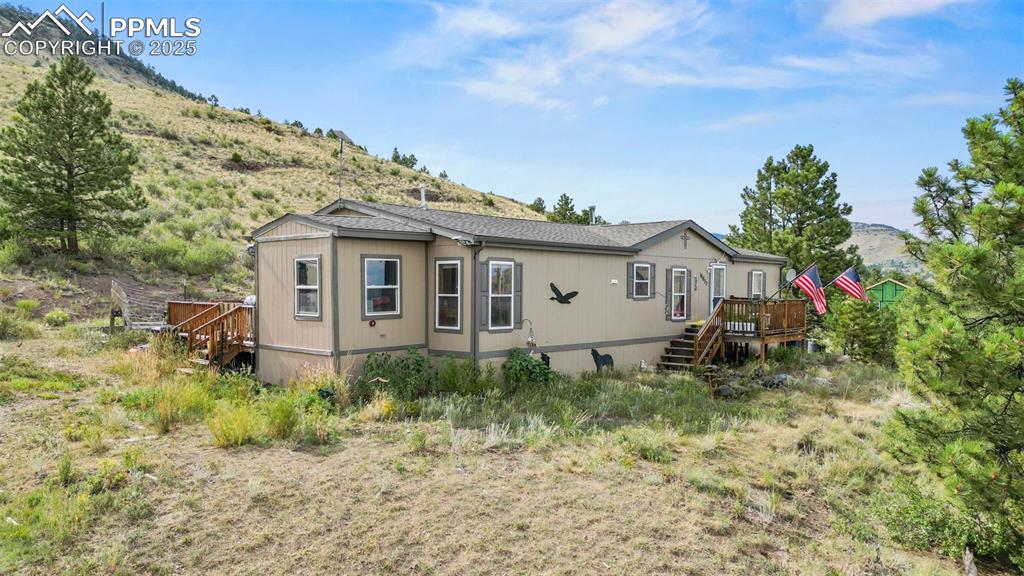 Image 12 of 27: Back of Structure