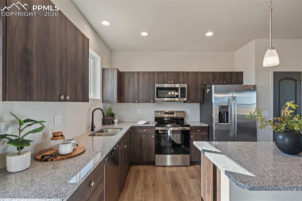 Image 9 of 35: Kitchen