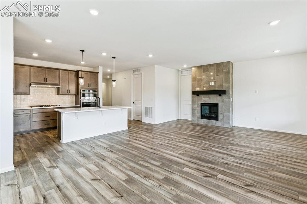 Image 6 of 35: Kitchen