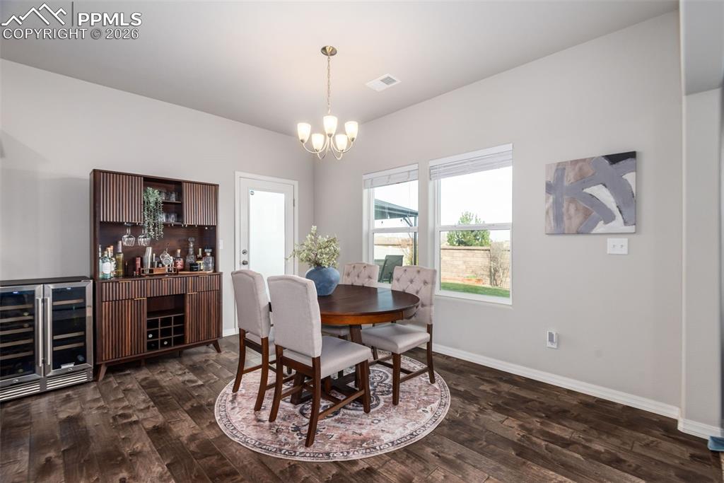 Image 9 of 38: Dining Area