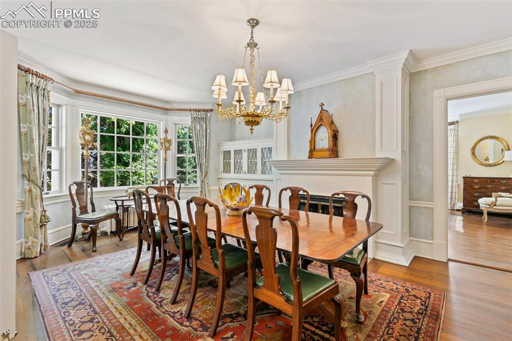 Image 12 of 47: Dining Area