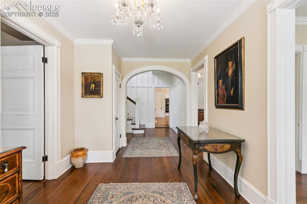 Image 4 of 47: Entry