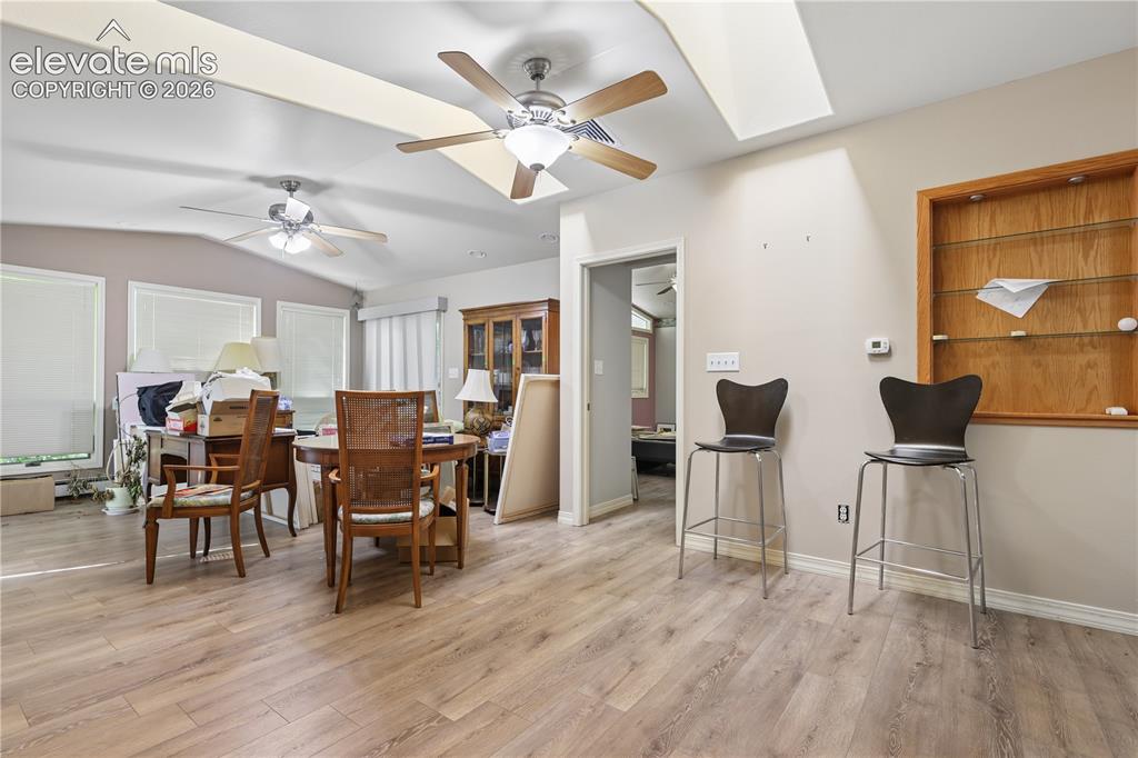 Image 11 of 29: Dining Area