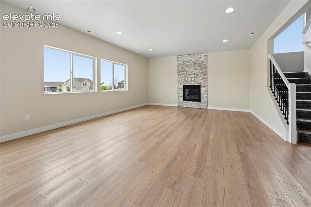 Image 9 of 50: Living Room