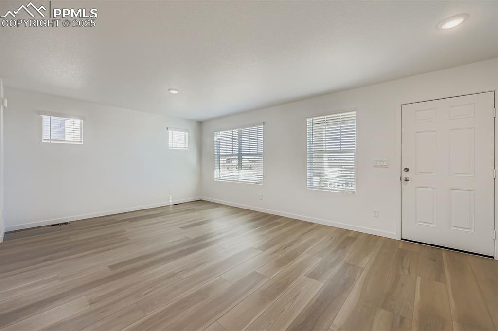 Image 3 of 12: Entry