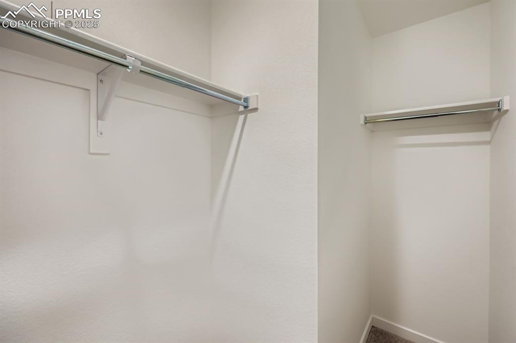 Image 7 of 12: Closet