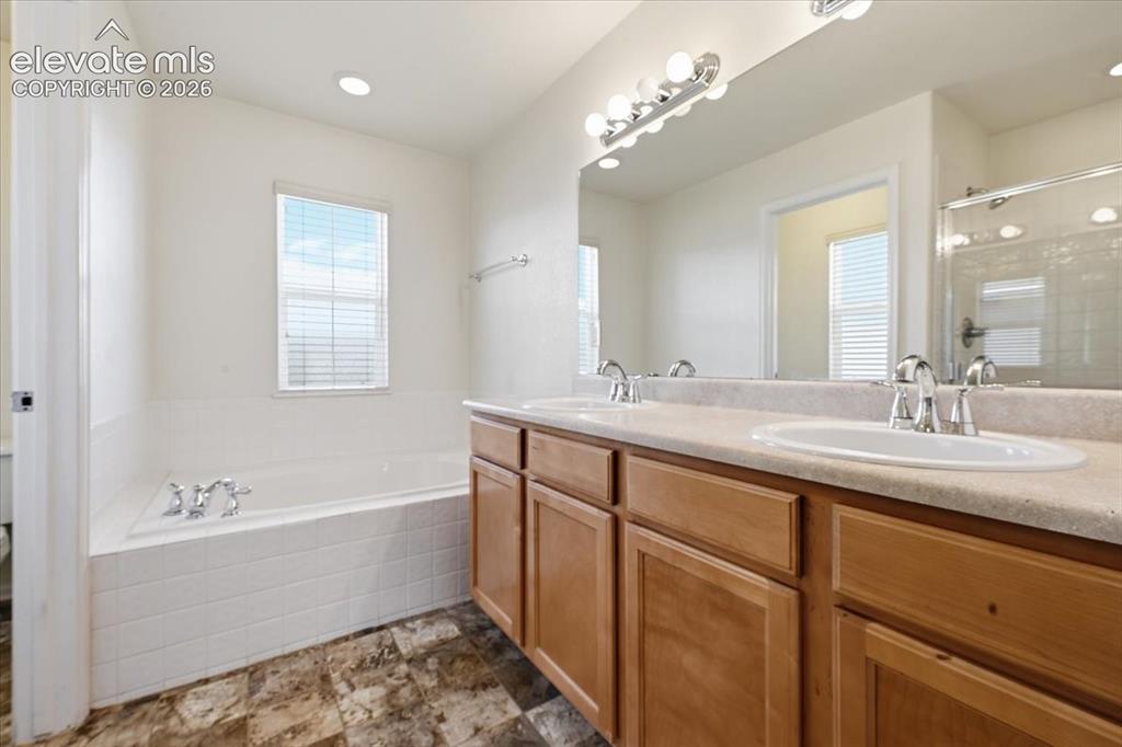 Image 4 of 37: Bathroom