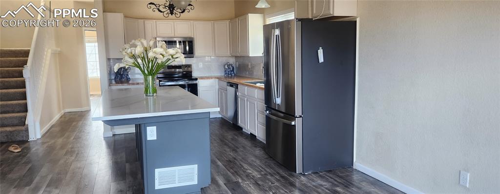 Image 48 of 48: Kitchen