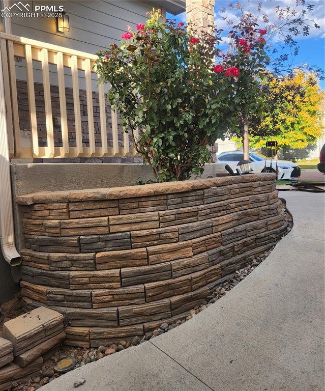 Image 6 of 45: Exterior view