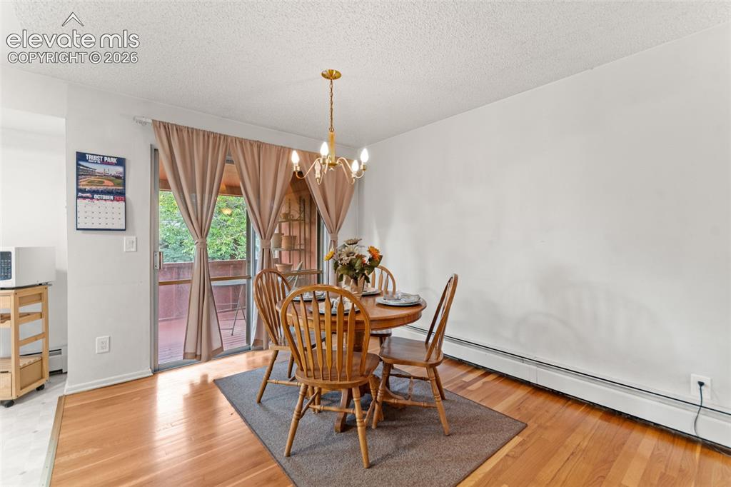 Image 12 of 49: Dining Area