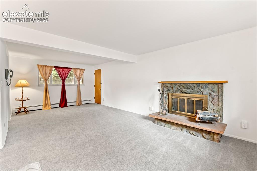 Image 32 of 49: Family Room