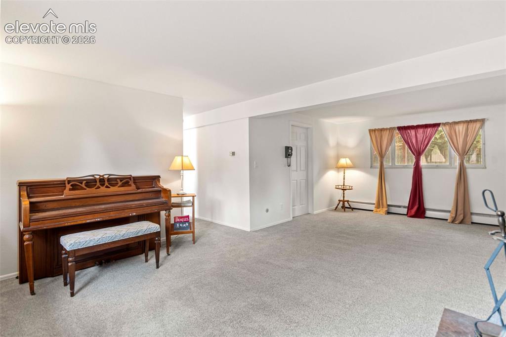Image 33 of 49: Family Room