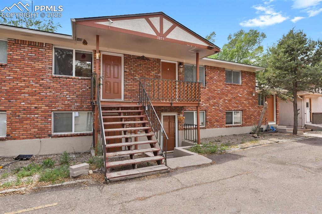 Image 3 of 32: Front of Structure