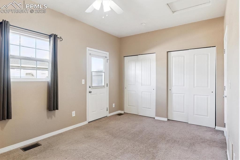 Image 12 of 25: Bedroom