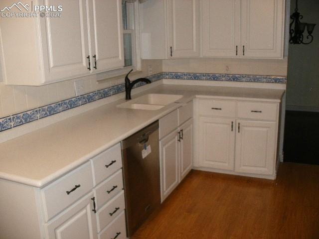Image 11 of 48: Kitchen