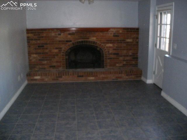 Image 24 of 48: Living Room