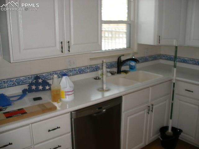 Image 4 of 48: Kitchen