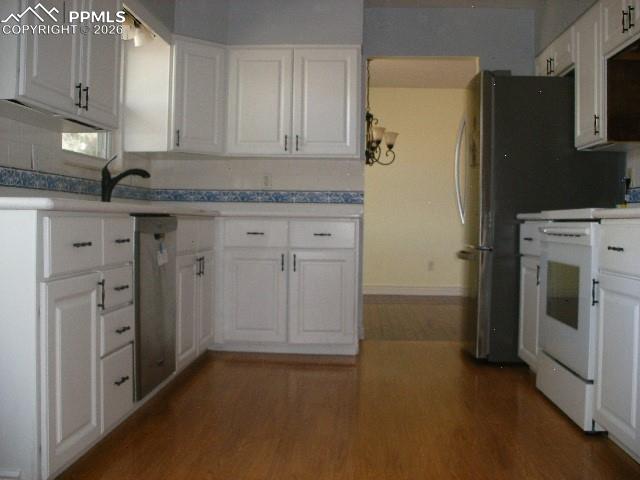 Image 5 of 48: Kitchen