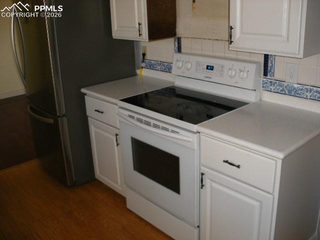 Image 6 of 48: Kitchen