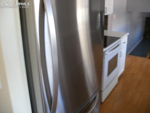 Image 7 of 48: Kitchen