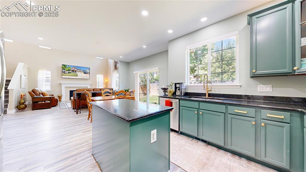 Image 14 of 48: Kitchen