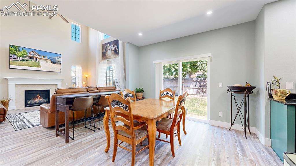 Image 16 of 48: Dining Area